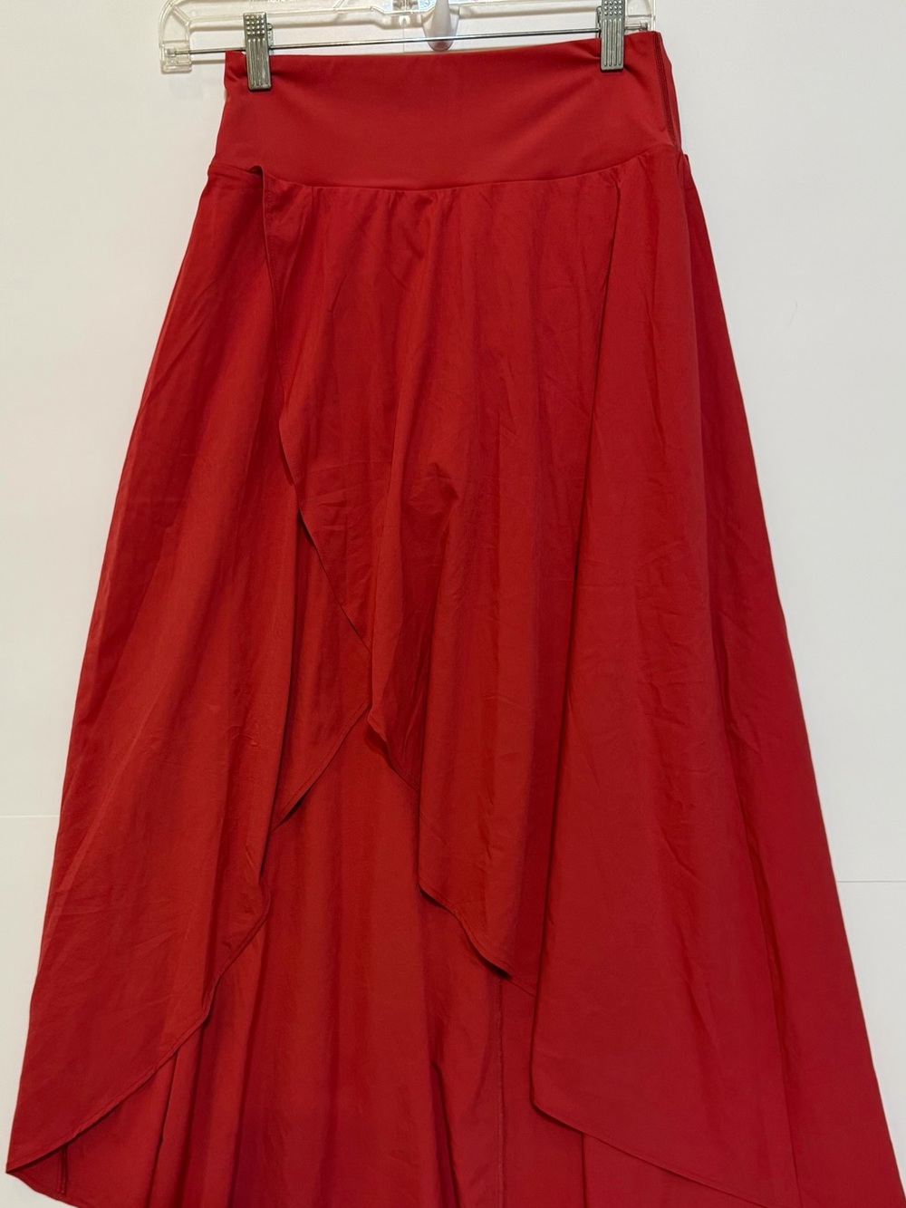 HALARA breezeful Red High wasted high Low Flowy Skirt ruffle 2-in-1 casual